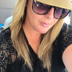 Meet your Posher, Lisa